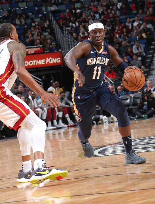 鹈鹕主场以110-104险胜热火 锡安17+6 巴特勒28+8+6 罗宾逊24+5 鹈鹕主场以110-104险胜热火 锡安17+6 巴特勒28+8+6 罗宾逊24+5