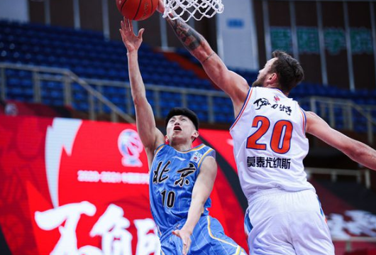 66分队史第二低! 北京82-66击垮新疆 大汉18+8周琦13+9 66分队史第二低! 北京82-66击垮新疆 大汉18+8周琦13+9