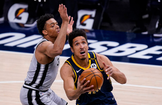 德罗赞18+8怀特25分 马刺5人上双109-94送步行者3连败 德罗赞18+8怀特25分 马刺5人上双109-94送步行者3连败