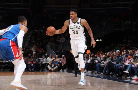 字母哥29+18比尔30分 库兹马两双雄鹿94-101负奇才2连败 字母哥29+18比尔30分 库兹马两双雄鹿94-101负奇才2连败