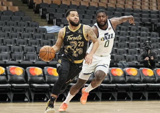 范乔丹37+10+10休斯26分 猛龙122-108逆转爵士5连胜 范乔丹37+10+10休斯26分 猛龙122-108逆转爵士5连胜