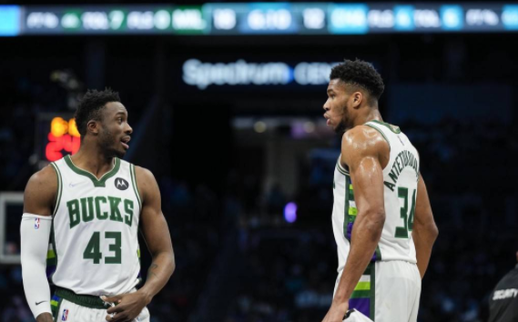 黄蜂114-106胜雄鹿 字母43+12米德尔顿准三双 罗齐尔28分 