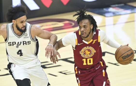 加兰德砍下27+6率5人上双 骑士105-92轻取马刺获三连胜 加兰德砍下27+6率5人上双 骑士105-92轻取马刺获三连胜