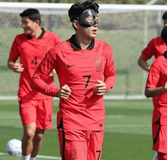 世界杯前瞻-乌拉圭VS韩国:出线关键战 亚洲天王带伤上阵 世界杯前瞻-乌拉圭VS韩国:出线关键战 亚洲天王带伤上阵