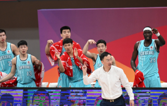 陈盈骏空砍25+11林书豪8分 青岛89-88险胜广州获2连胜 陈盈骏空砍25+11林书豪8分 青岛89-88险胜广州获2连胜