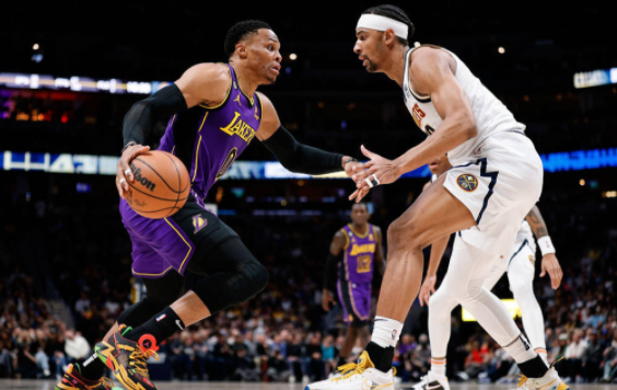 NBA-掘金122-109终结湖人5连胜 詹姆斯轮休威少25+7+7 约基奇砍三双 