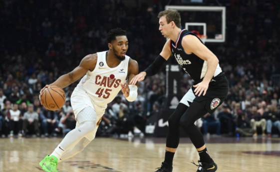 NBA-快船6人缺战99-122负骑士止5连胜 米切尔11分奥斯曼29+2 