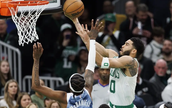 东西榜首大战!塔图姆45分华子空砍29分 绿军加时127-120胜森林狼 东西榜首大战!塔图姆45分华子空砍29分 绿军加时127-120胜森林狼