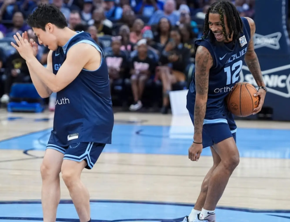 NBA季前赛-莫兰特13分&崴脚 河村勇辉5分3助 哈迪21+9 灰熊险胜独行侠