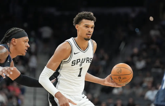 NBA季前赛-文班亚马11+9班凯罗6分 保罗首秀5分马刺力克魔术 