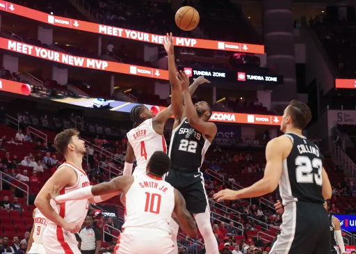 杰伦-格林狂砍30分 申京21+10 火箭轻取马刺迎3连胜