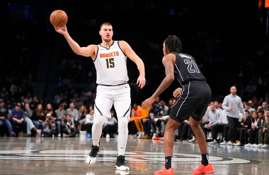 约基奇三双&威少22分 施罗德28+13 崔永熙缺阵 掘金险胜篮网