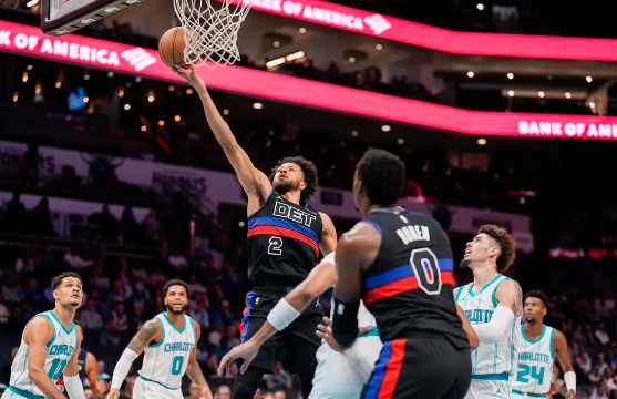 三球25+8 CC空砍三双 米勒补篮绝杀 黄蜂1分险胜活塞