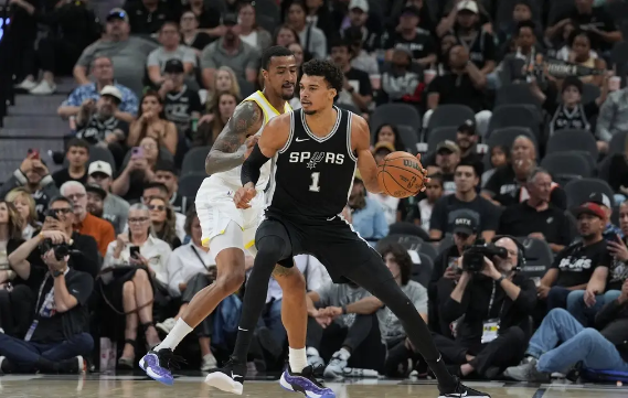 文班亚马24+16+7帽&致命掩护犯规 卡斯尔23分 马刺惜败爵士