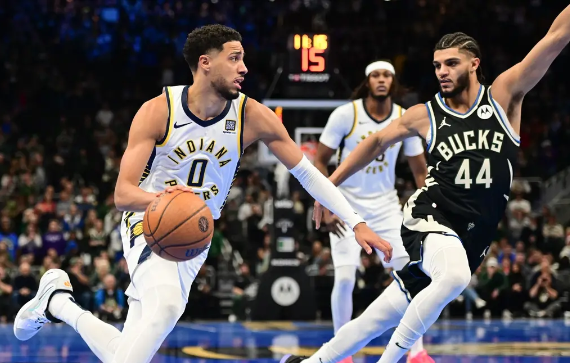 字母哥37+10+11 利拉德24+12 西卡25+8 雄鹿击退步行者