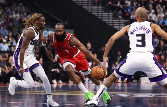 哈登22+6+9 福克斯29+7+7 小萨24+15 快船力擒国王主场7连胜