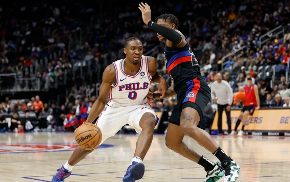 马克西28+6 乔治复出11+8+5 CC缺阵 比斯利19+6 76人轻取活塞