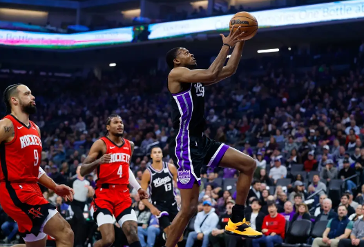 德罗赞末节16分 格林28+5&绝平三分不中 国王终结火箭5连胜