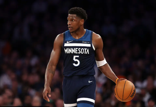 爱德华兹36+13+7 里德三分6中6 唐斯缺战旧主 森林狼胜尼克斯