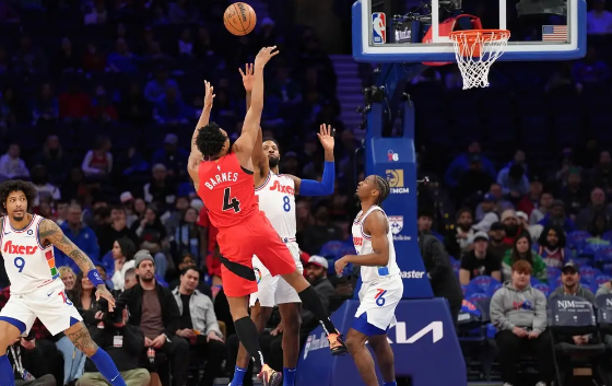 巴恩斯33+10恩比德两双 乔治马克西低迷猛龙106-103胜76人