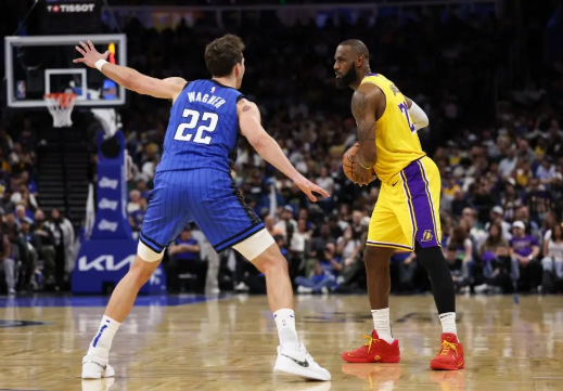 詹姆斯24+6+8 东契奇32+7+7 小瓦32+8 湖人不敌魔术吞3连败