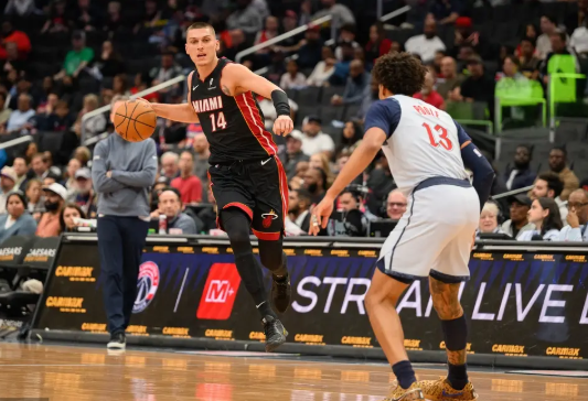 阿德巴约28+12+5 希罗27+5+5 普尔35分 热火大胜奇才迎5连胜