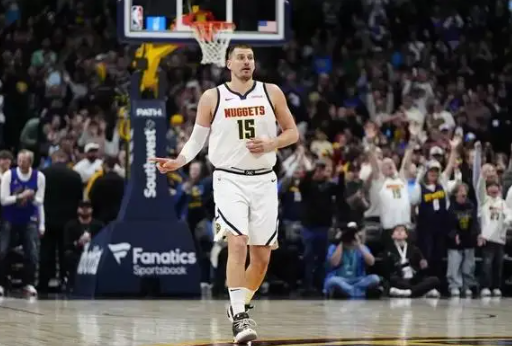 约基奇61+三双 威少致命犯错 森林狼双加时罚球绝杀横扫掘金