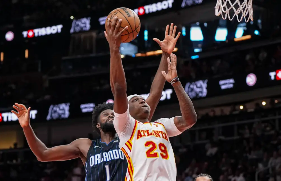 特伦斯-曼恩19分 华莱士15+11 老鹰7人上双终结魔术5连胜