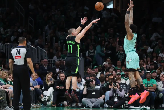 普理查德34+7+7 努尔基奇14+9 绿军多名核心缺阵险胜黄蜂