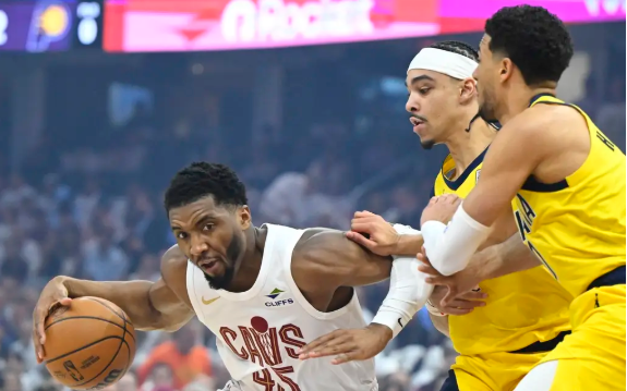 哈利伯顿三分绝杀 米切尔空砍48分 步行者逆转2-0领先骑士