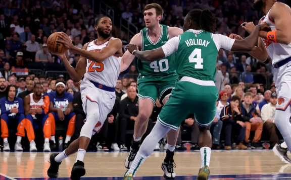 4人得分20+&尼克斯4-2进东决！布朗早早6犯&绿军38分溃败！