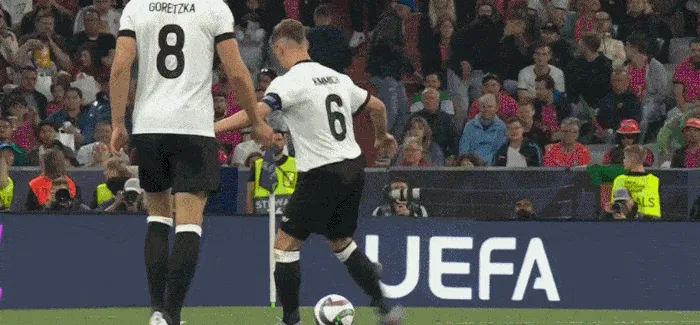 1749084534319557.gif 2.gif